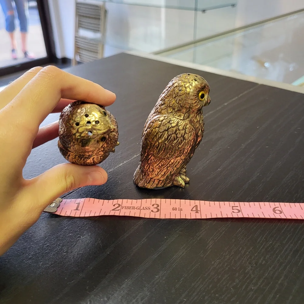 Cast owl salt and pepper shakers